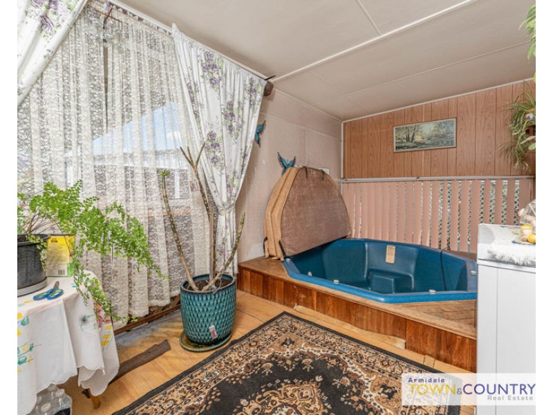 222 Kennedy Street, Armidale NSW 2350