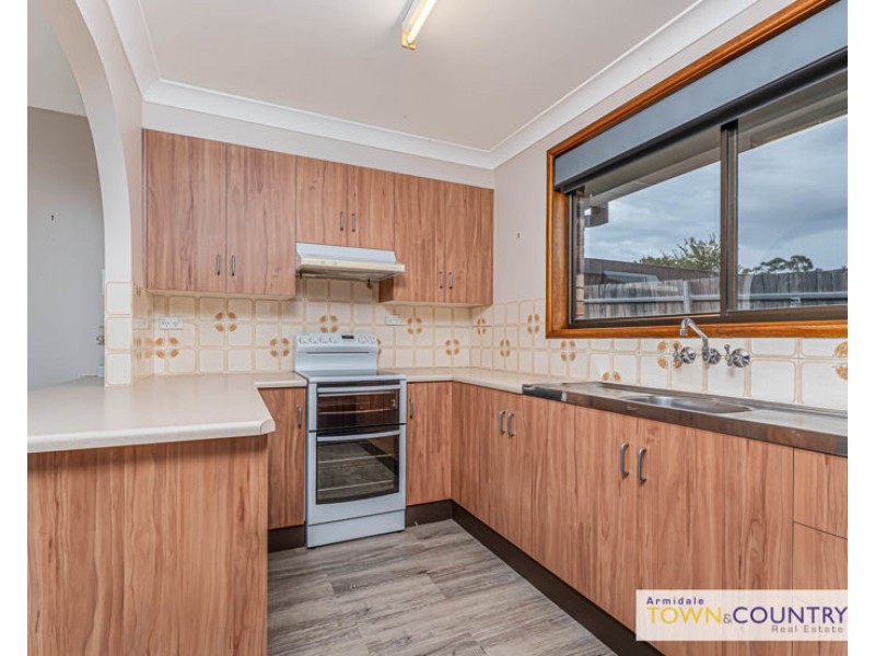 12 Kennedy Street, Armidale NSW 2350