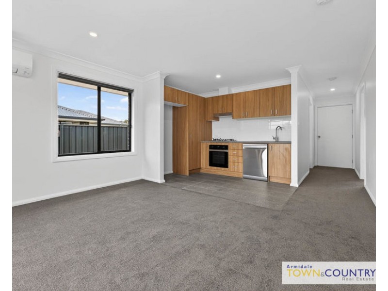 1/13 Sunrise Crescent, Armidale NSW 2350