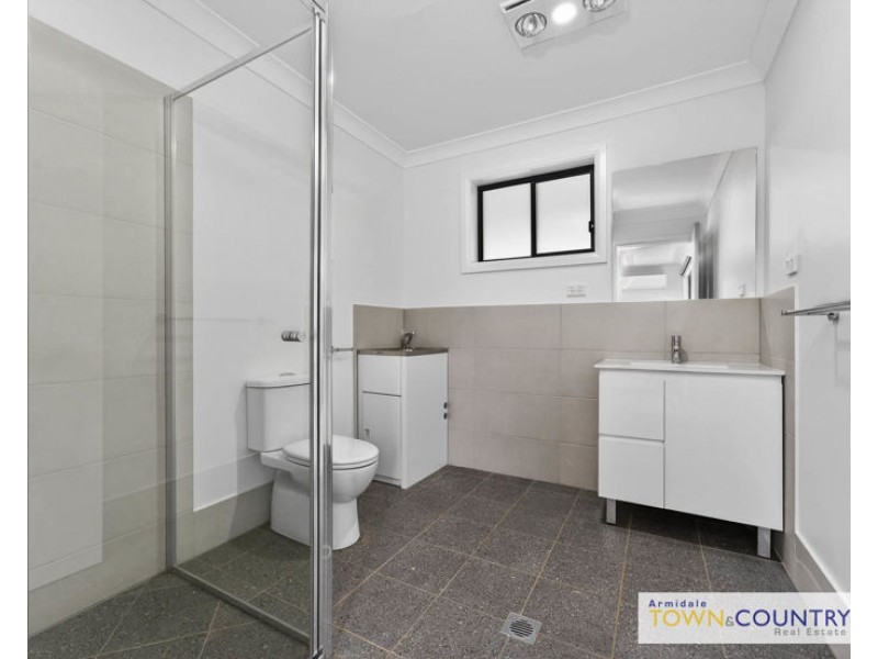 1/13 Sunrise Crescent, Armidale NSW 2350