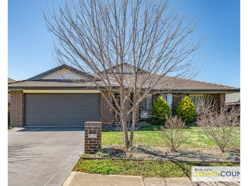28 Albion Close, Armidale NSW 2350