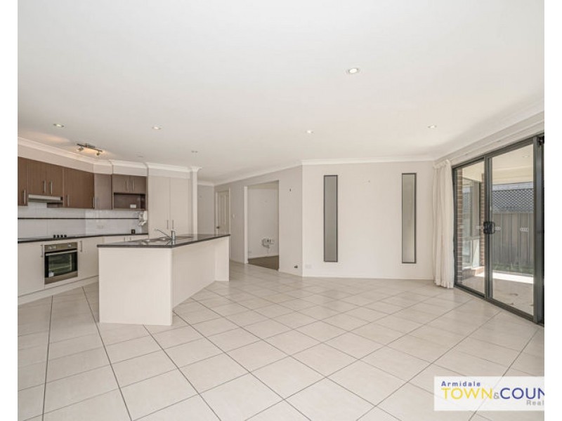 28 Albion Close, Armidale NSW 2350