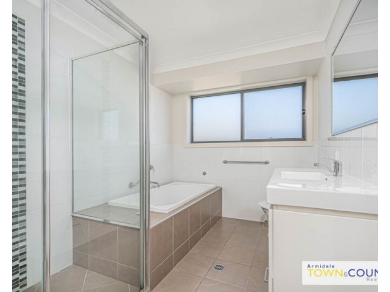 28 Albion Close, Armidale NSW 2350