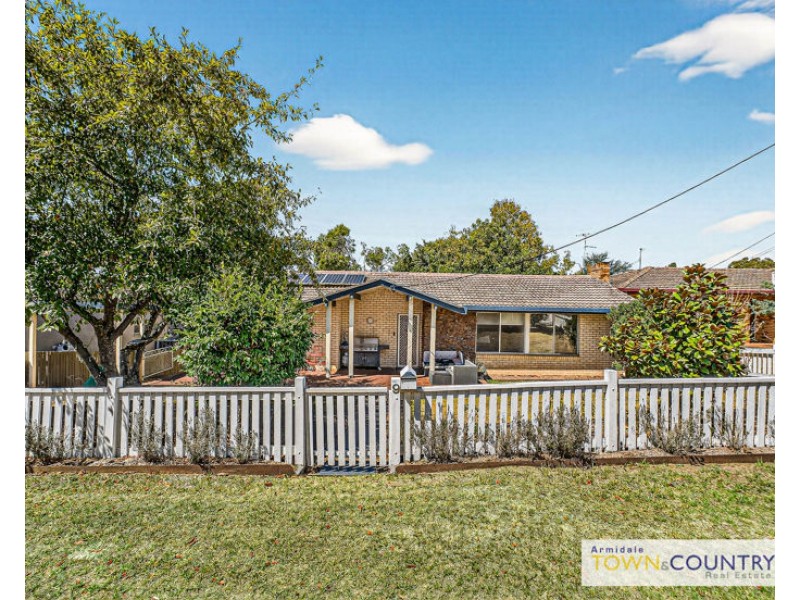9 Laurence Avenue, Armidale NSW 2350