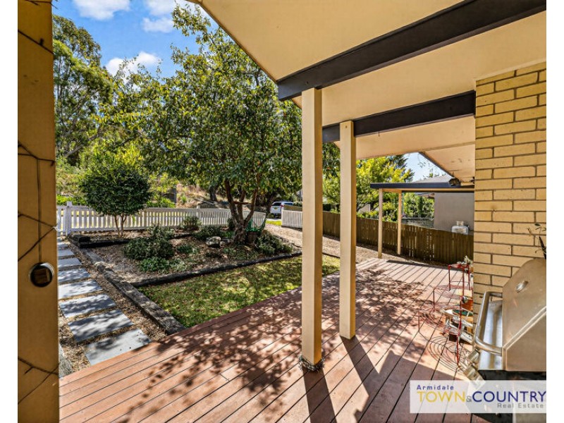 9 Laurence Avenue, Armidale NSW 2350