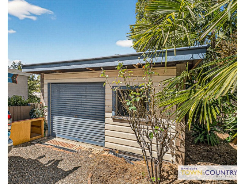 9 Laurence Avenue, Armidale NSW 2350