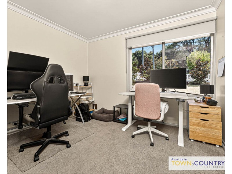 9 Laurence Avenue, Armidale NSW 2350