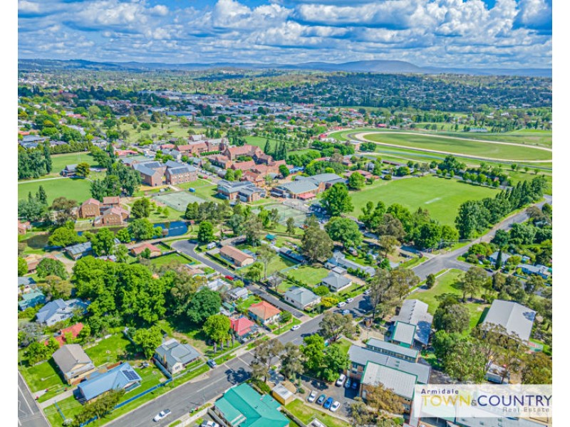 174 Chapel Street, Armidale NSW 2350