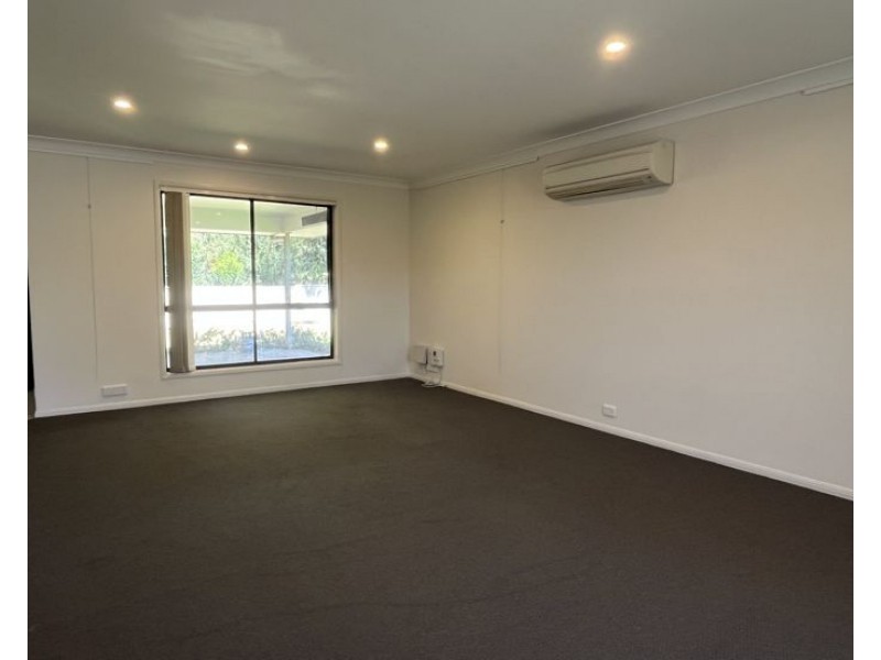 16 Earle Page Drive, Armidale NSW 2350