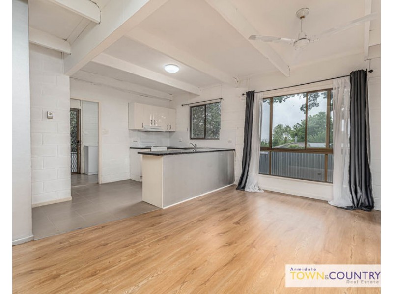 2/18 Nyssa Street, Armidale NSW 2350