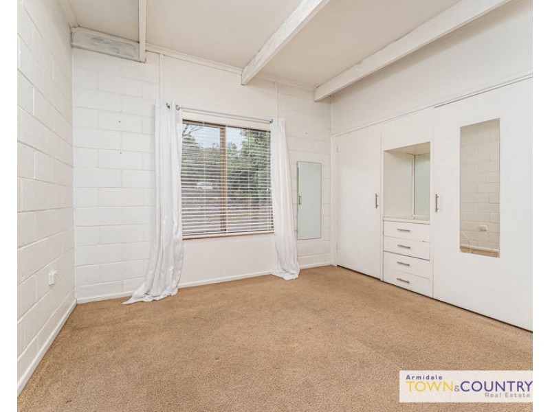 2/18 Nyssa Street, Armidale NSW 2350