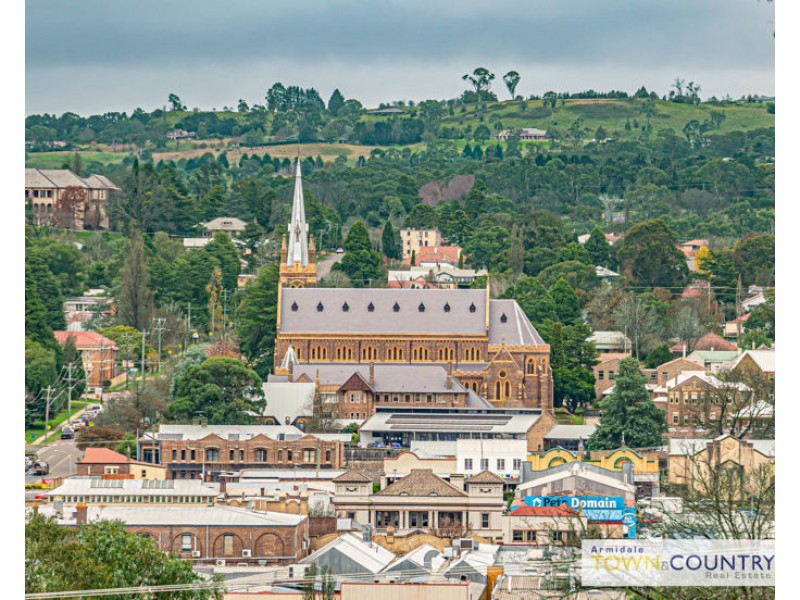 27 Laurence Avenue, Armidale NSW 2350