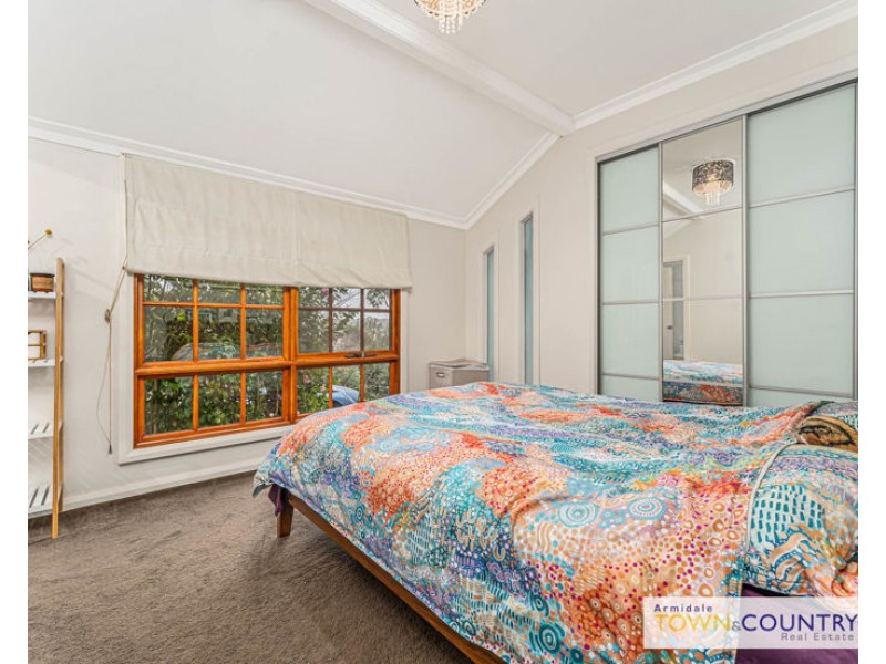 27 Laurence Avenue, Armidale NSW 2350