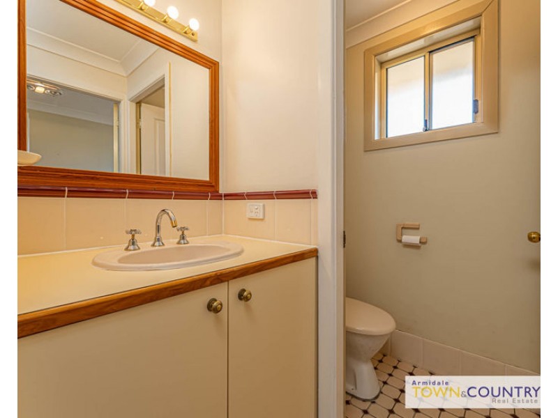 16 Erin Court, Armidale NSW 2350