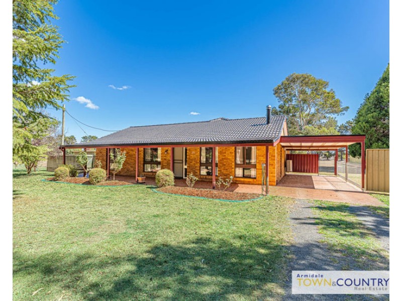25 Wattle Drive, Armidale NSW 2350