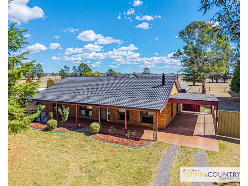 25 Wattle Drive, Armidale NSW 2350