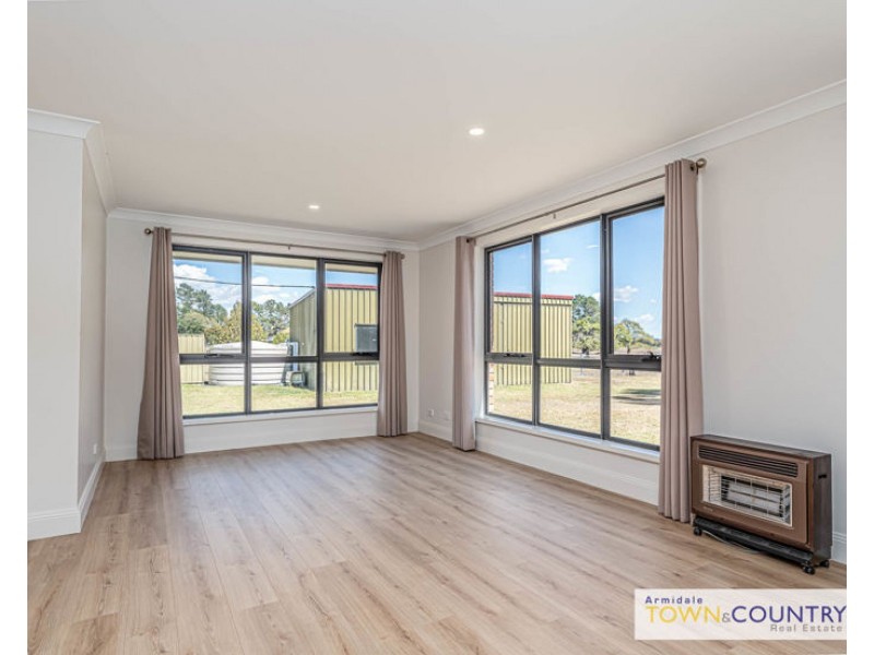 25 Wattle Drive, Armidale NSW 2350