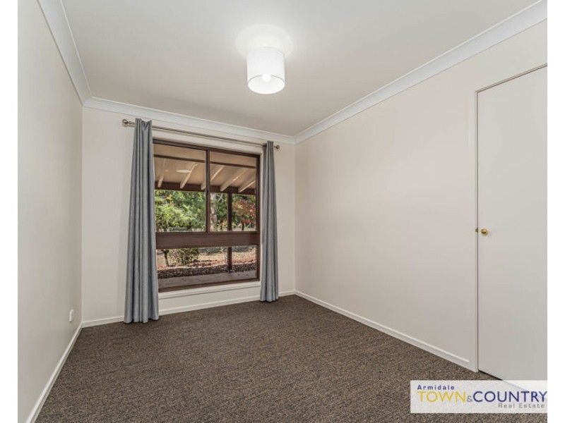 25 Wattle Drive, Armidale NSW 2350
