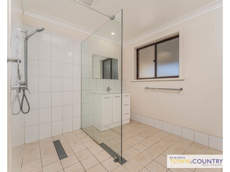 25 Wattle Drive, Armidale NSW 2350