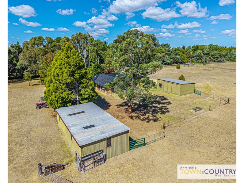 25 Wattle Drive, Armidale NSW 2350