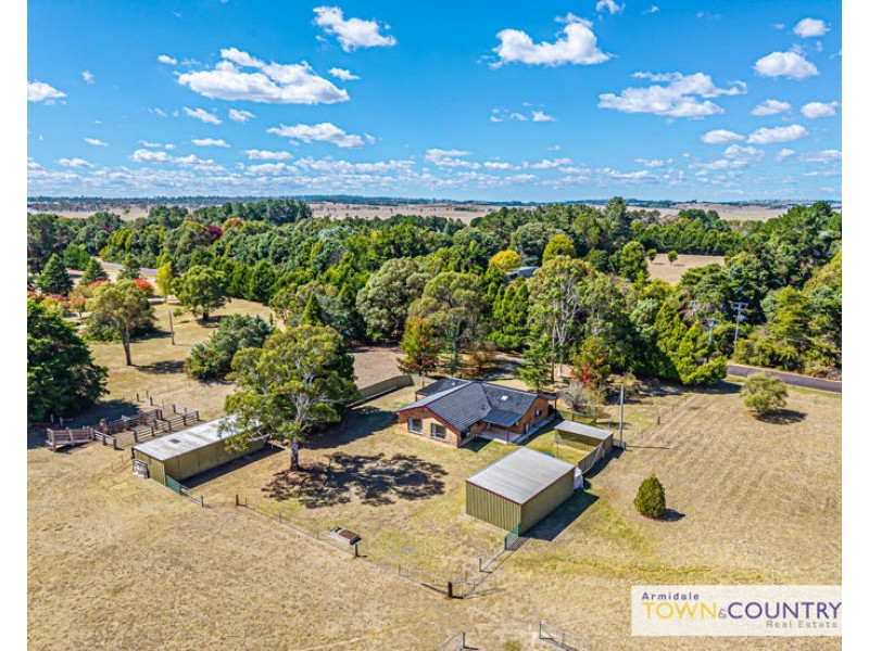 25 Wattle Drive, Armidale NSW 2350