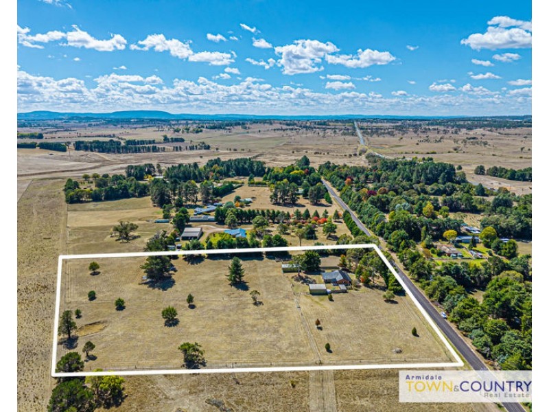 25 Wattle Drive, Armidale NSW 2350