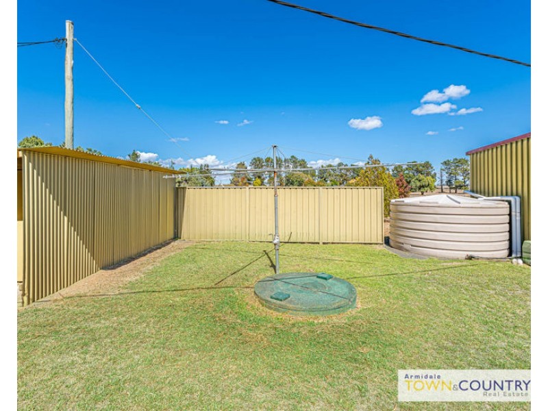 25 Wattle Drive, Armidale NSW 2350