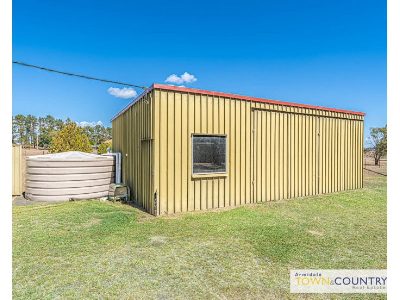 25 Wattle Drive, Armidale NSW 2350