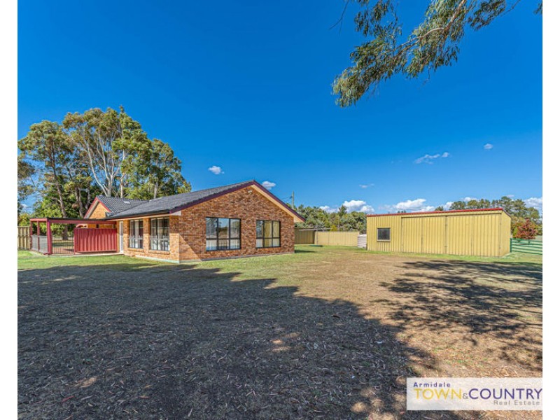 25 Wattle Drive, Armidale NSW 2350