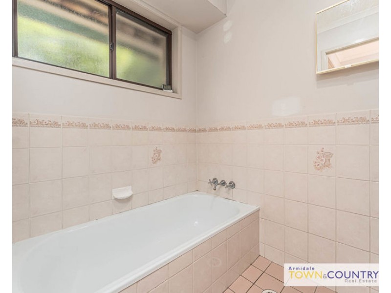 14 Newling Avenue, Armidale NSW 2350