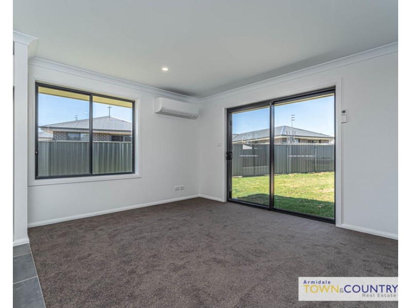 1/17 Sunrise Crescent, Armidale NSW 2350