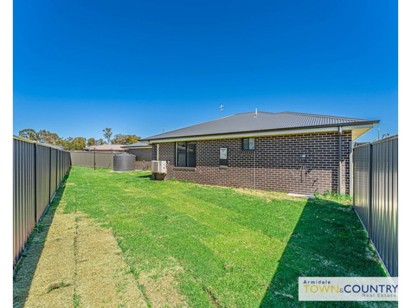 1/17 Sunrise Crescent, Armidale NSW 2350