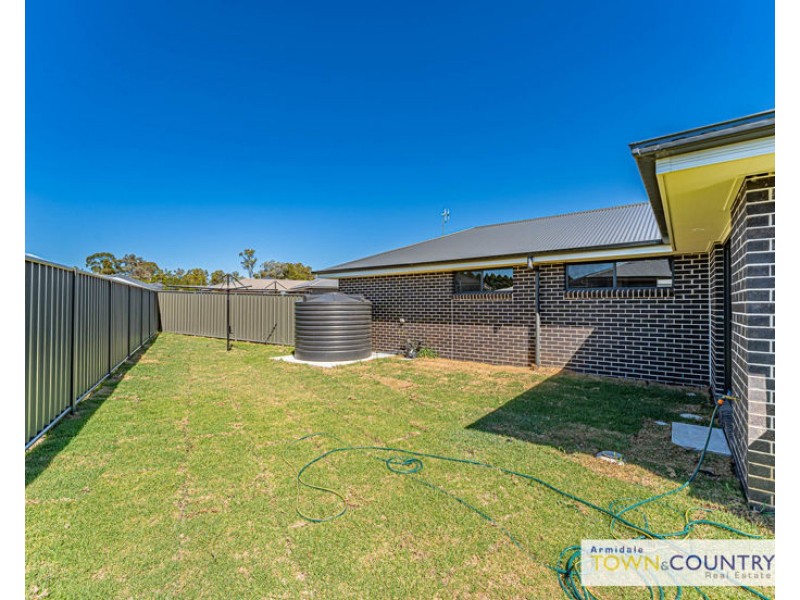 1/17 Sunrise Crescent, Armidale NSW 2350