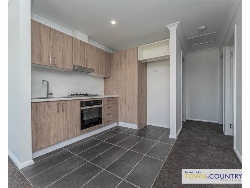 2/17 Sunrise Crescent, Armidale NSW 2350