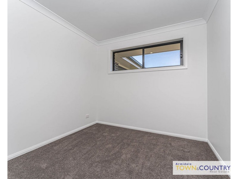 2/17 Sunrise Crescent, Armidale NSW 2350