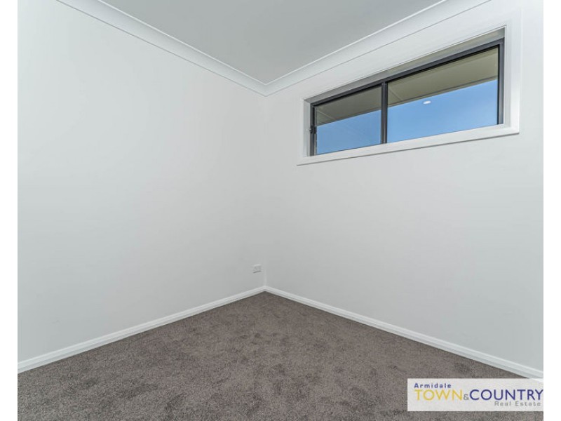 2/17 Sunrise Crescent, Armidale NSW 2350