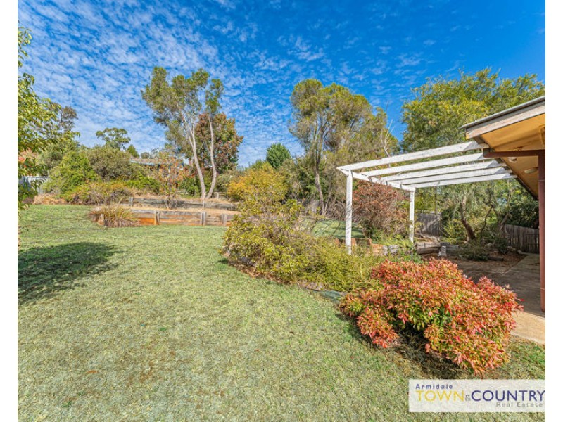 6 Donegal Terrace, Armidale NSW 2350