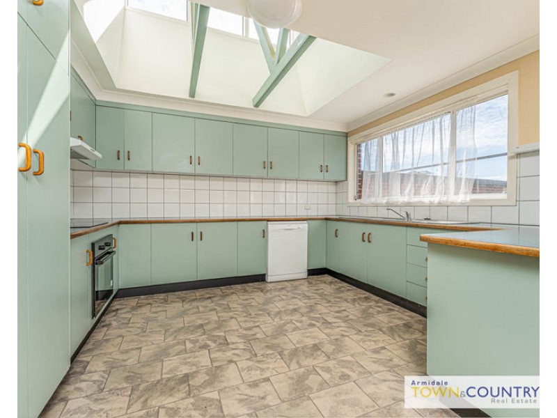 6 Donegal Terrace, Armidale NSW 2350