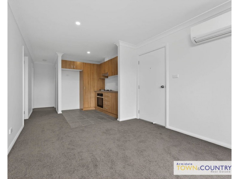 2/13 Sunrise Crescent, Armidale NSW 2350