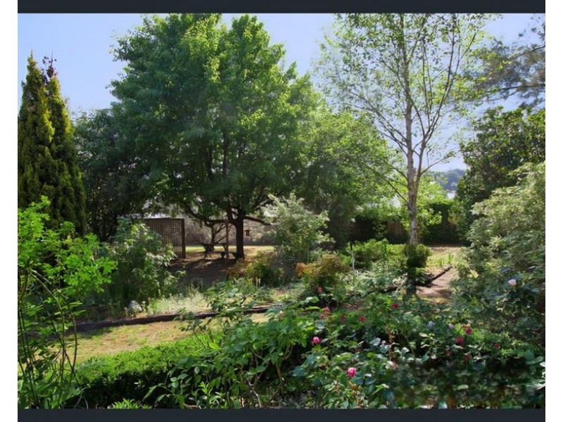 28 Verna Close, Armidale NSW 2350