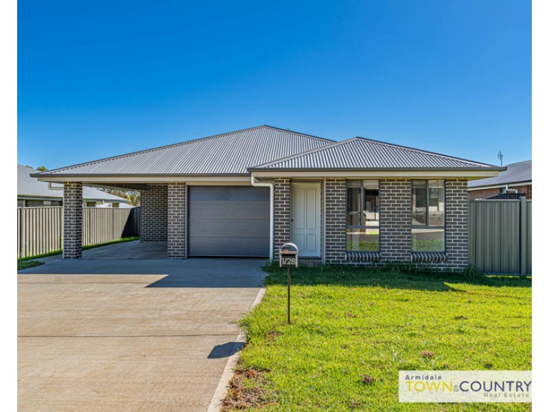 1/28 Frizell Crescent, Armidale NSW 2350