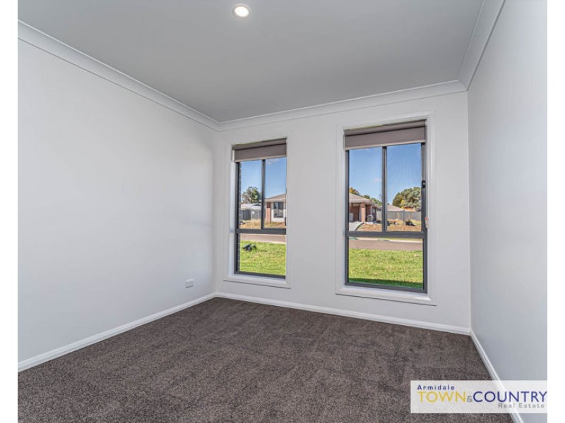 1/28 Frizell Crescent, Armidale NSW 2350