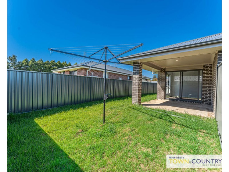 1/28 Frizell Crescent, Armidale NSW 2350