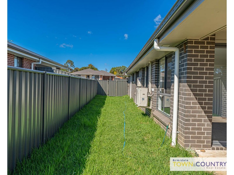 1/28 Frizell Crescent, Armidale NSW 2350