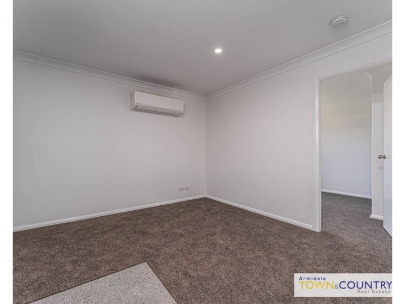 2/28 Frizell Crescent, Armidale NSW 2350