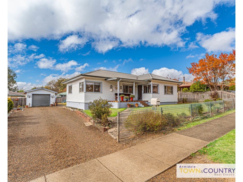 207 Kennedy Street, Armidale NSW 2350