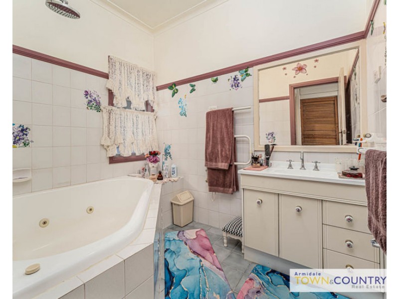 207 Kennedy Street, Armidale NSW 2350