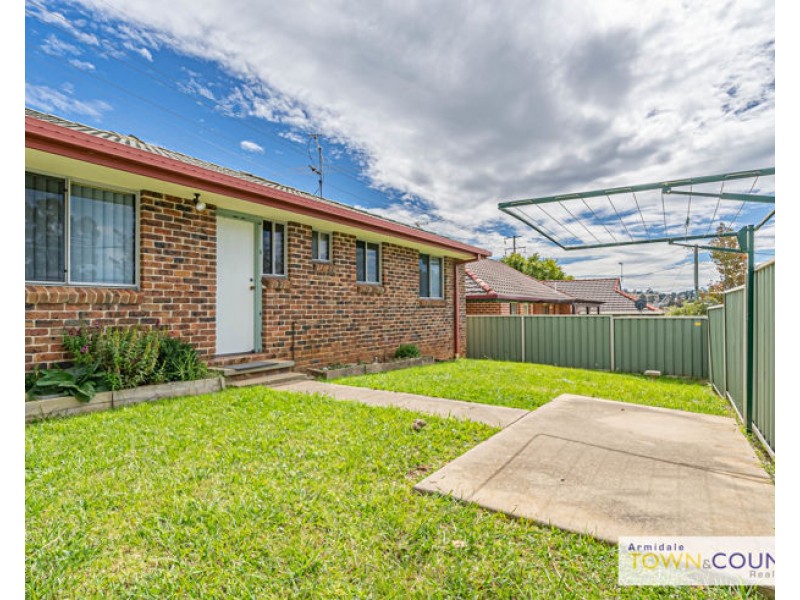 1/13 Glendower Close, Armidale NSW 2350