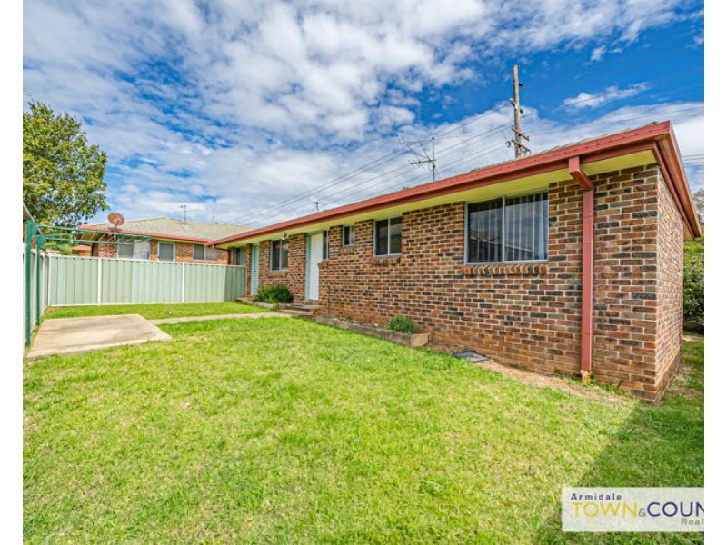 1/13 Glendower Close, Armidale NSW 2350
