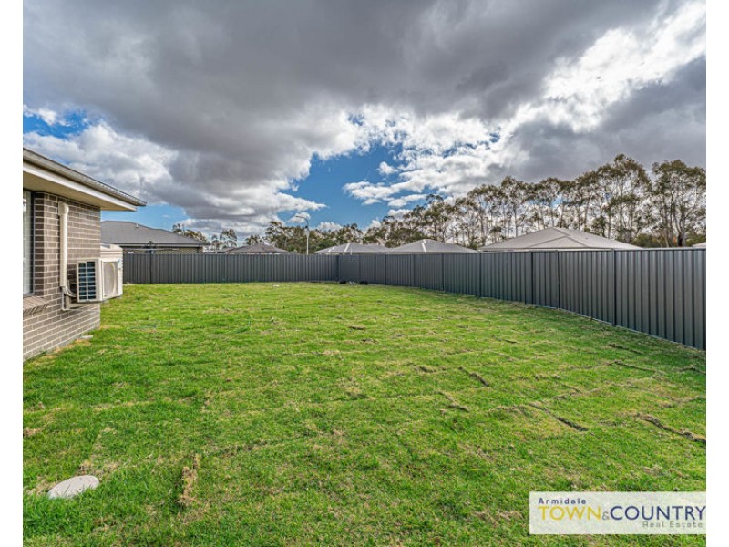 1/15 Sunrise Crescent, Armidale NSW 2350